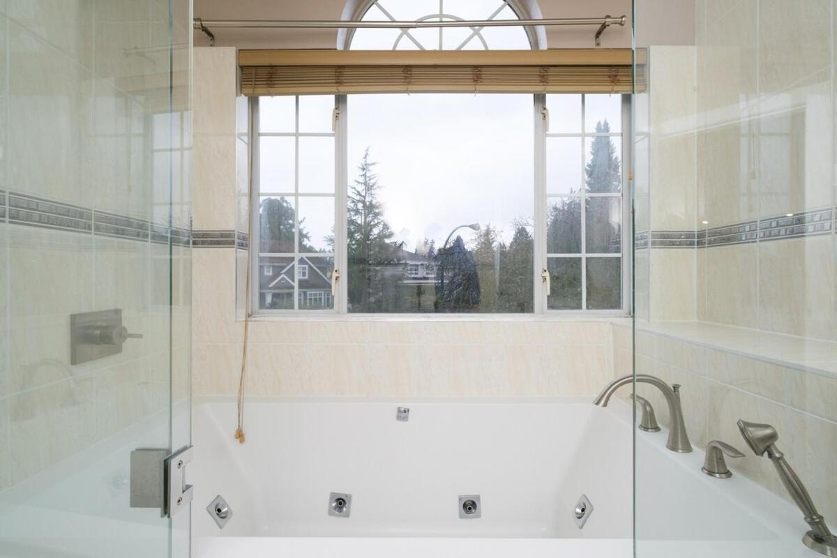 Spacious 4Br W Ensuites Mins To Downtown Yvr Ubc Vancouver Exteriör bild