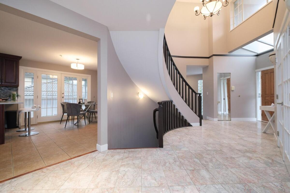Spacious 4Br W Ensuites Mins To Downtown Yvr Ubc Vancouver Exteriör bild