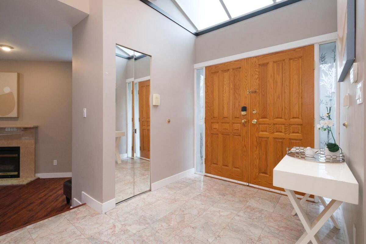 Spacious 4Br W Ensuites Mins To Downtown Yvr Ubc Vancouver Exteriör bild