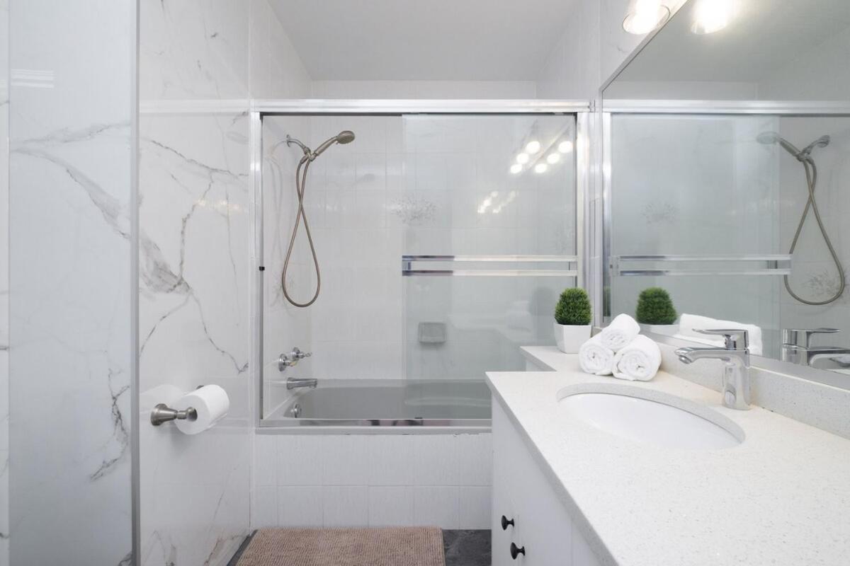 Spacious 4Br W Ensuites Mins To Downtown Yvr Ubc Vancouver Exteriör bild
