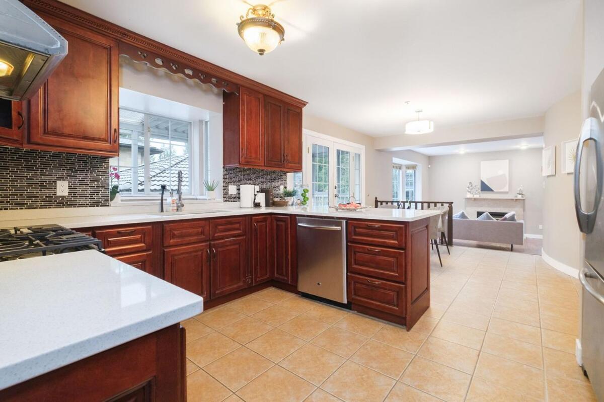 Spacious 4Br W Ensuites Mins To Downtown Yvr Ubc Vancouver Exteriör bild