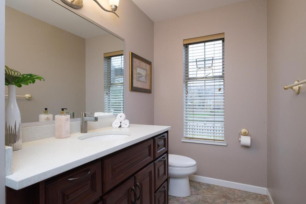 Spacious 4Br W Ensuites Mins To Downtown Yvr Ubc Vancouver Exteriör bild