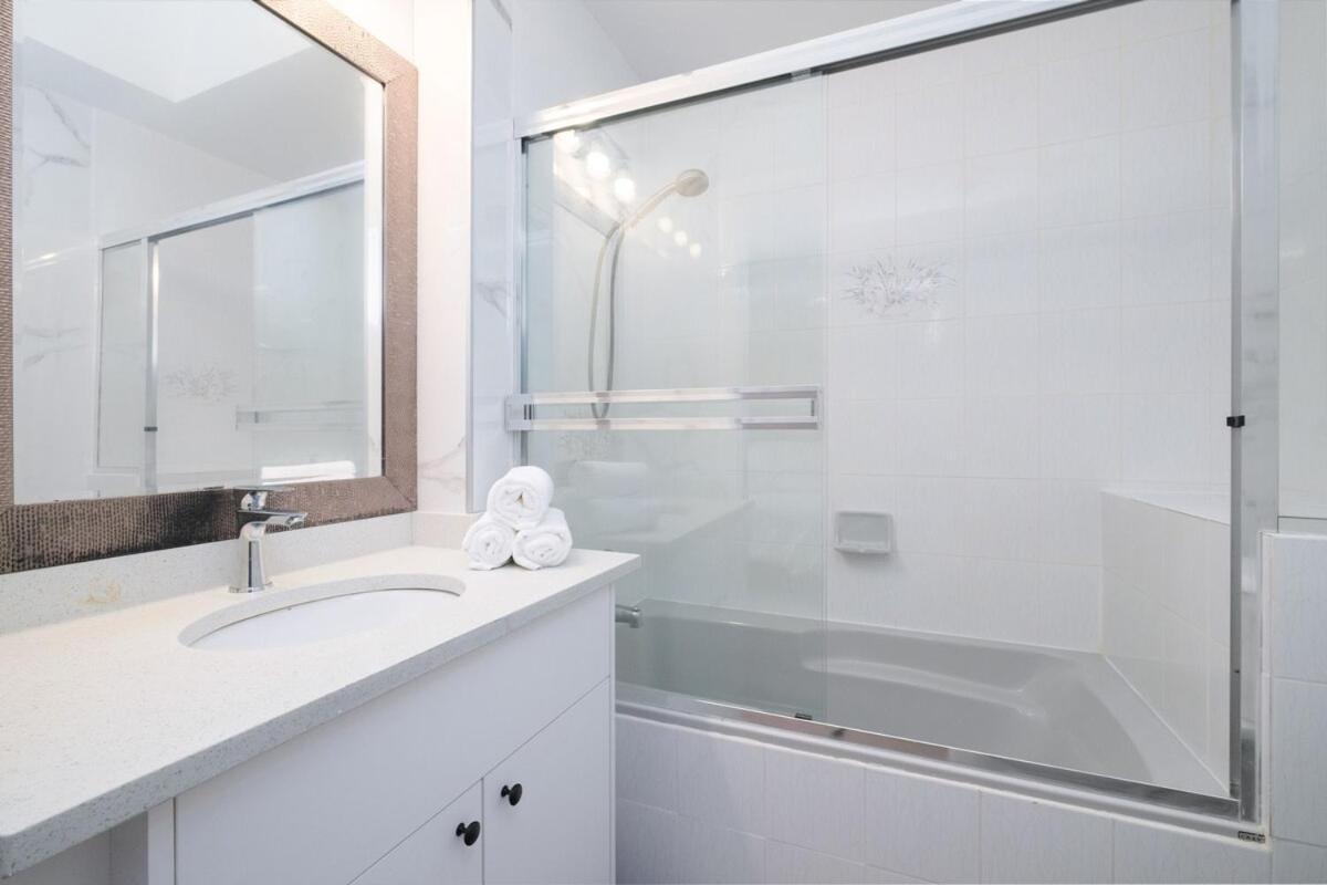 Spacious 4Br W Ensuites Mins To Downtown Yvr Ubc Vancouver Exteriör bild
