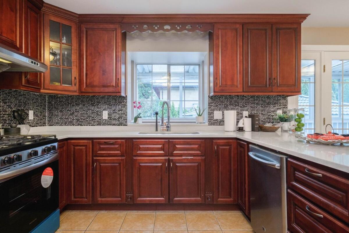 Spacious 4Br W Ensuites Mins To Downtown Yvr Ubc Vancouver Exteriör bild